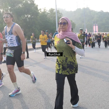 Runner Photo 6850290