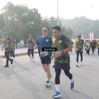 Runner Photo 6850328