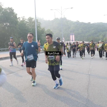 Runner Photo 6850340