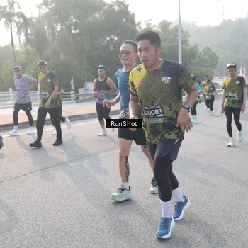 Runner Photo 6850343