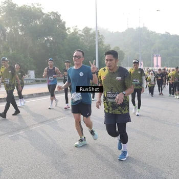 Runner Photo 6850344