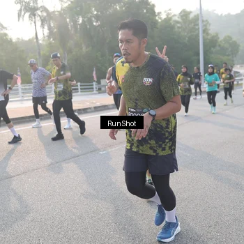 Runner Photo 6850404