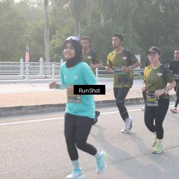 Runner Photo 6850523