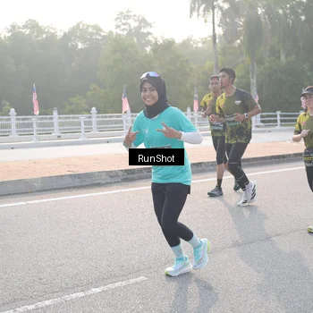 Runner Photo 6850539