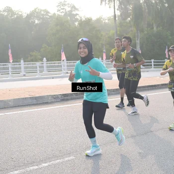 Runner Photo 6850551