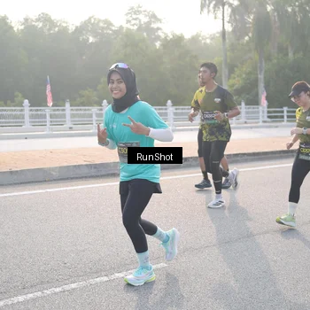 Runner Photo 6850559