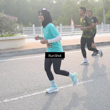 Runner Photo 6850569