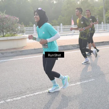 Runner Photo 6850574