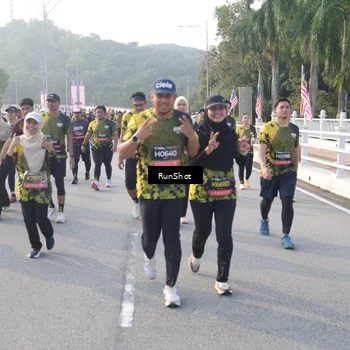 Runner Photo 6850596