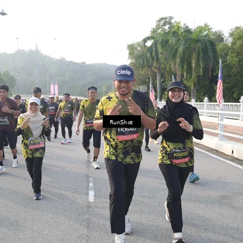 Runner Photo 6850659