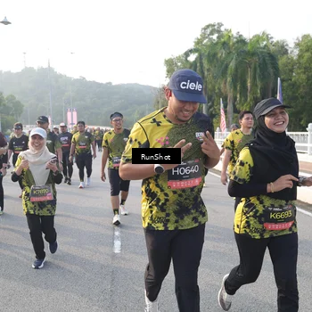 Runner Photo 6850667
