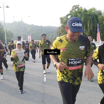 Runner Photo 6850687