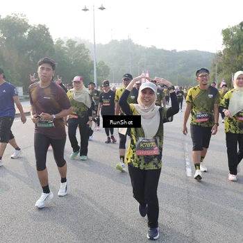 Runner Photo 6850713