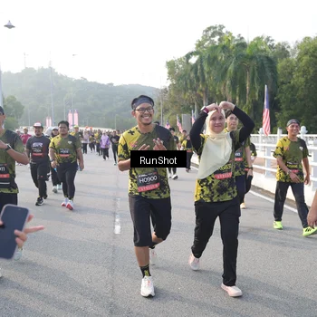 Runner Photo 6850735