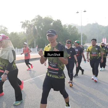 Runner Photo 6850800