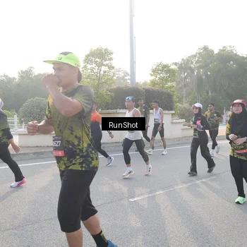 Runner Photo 6851051