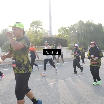 Runner Photo 6851065