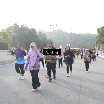 Runner Photo 6851155