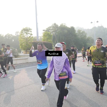 Runner Photo 6851176