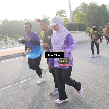 Runner Photo 6851224