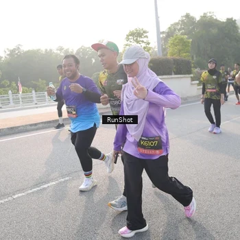 Runner Photo 6851245