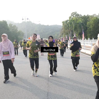 Runner Photo 6851420