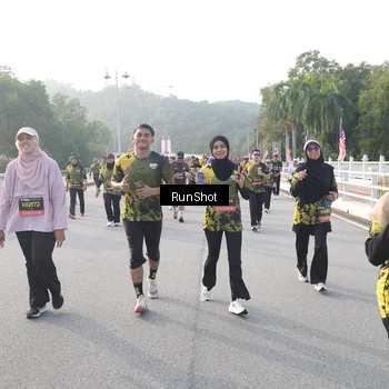 Runner Photo 6851424