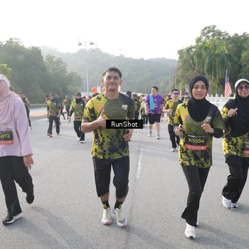 Runner Photo 6851488
