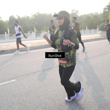 Runner Photo 6851659