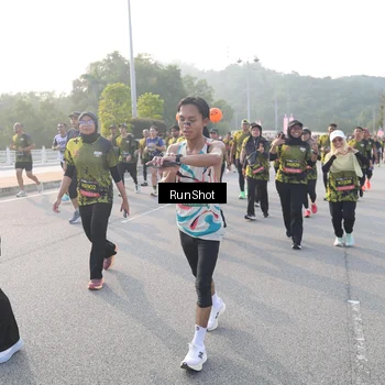 Runner Photo 6851793