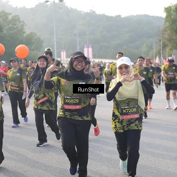 Runner Photo 6851835