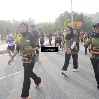 Runner Photo 6851873
