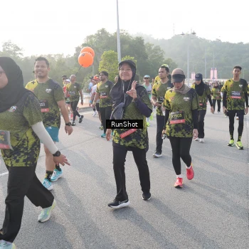 Runner Photo 6851923