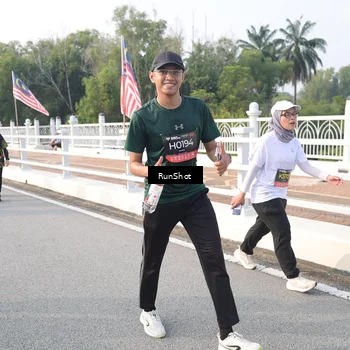 Runner Photo 6852028