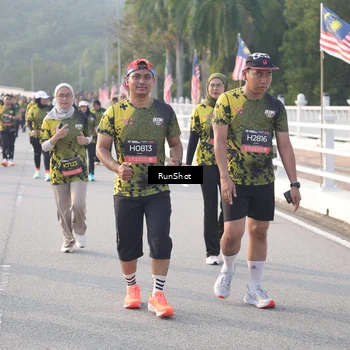 Runner Photo 6852100