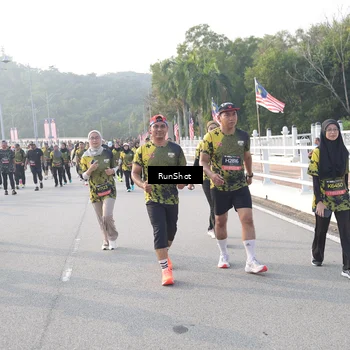 Runner Photo 6852135