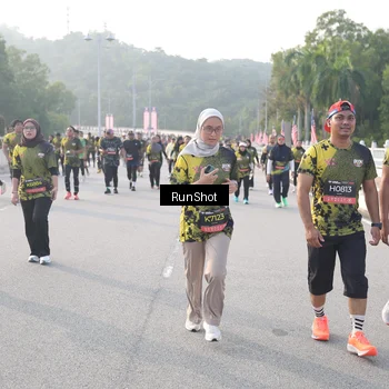 Runner Photo 6852171