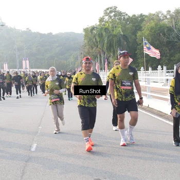 Runner Photo 6852191