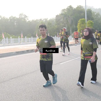 Runner Photo 6852302