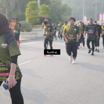 Runner Photo 6852358