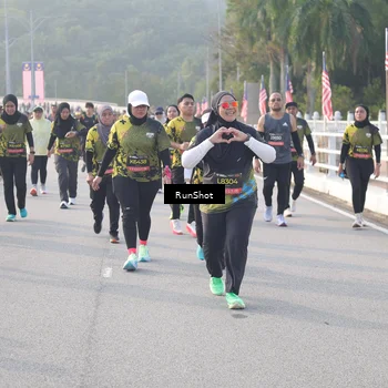 Runner Photo 6852412