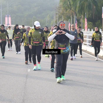 Runner Photo 6852432