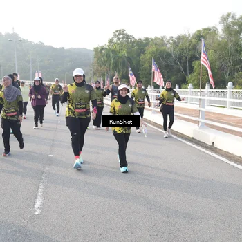 Runner Photo 6852596