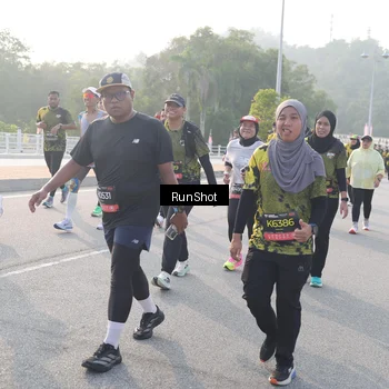 Runner Photo 6852693