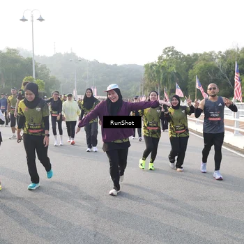 Runner Photo 6852733