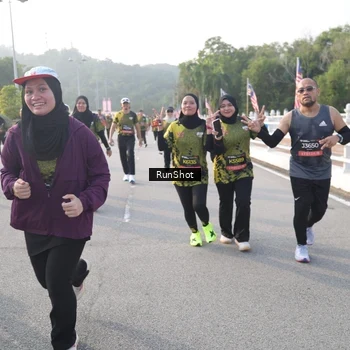 Runner Photo 6852788