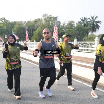 Runner Photo 6852812