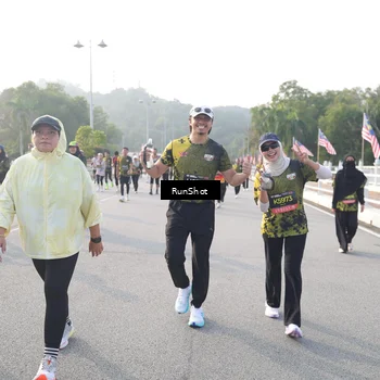 Runner Photo 6852942