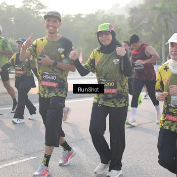Runner Photo 6853059