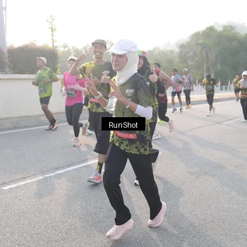 Runner Photo 6853086